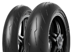 Detail běhounu Pirelli Diablo Rosso IV 200/60ZR17 80 W Rear TL M/C
