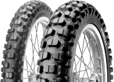 Detail běhounu Pirelli MT 21 Rallycross 130/90-18 69 R Rear TT M/C